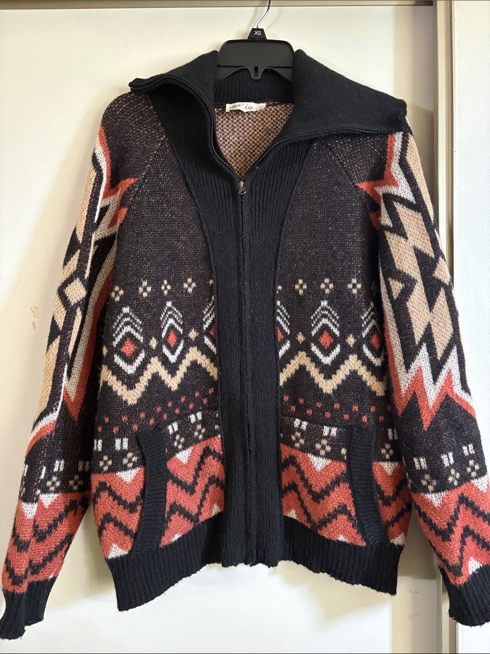 Zippered Geometric Knit Cardigan Sweater - Black, Rust & Cream